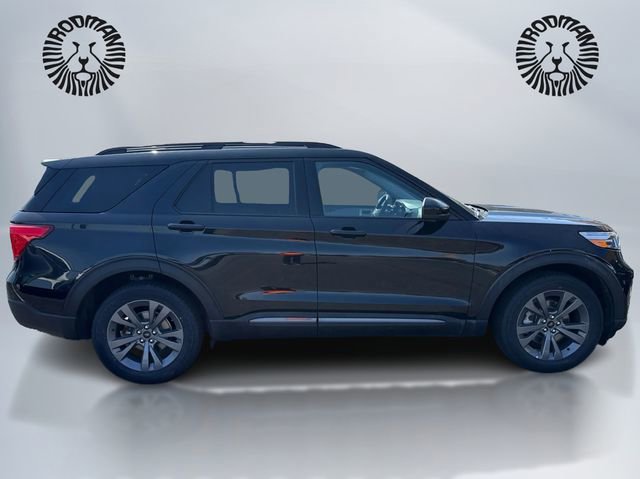 Certified 2022 Ford Explorer XLT w/ Equipment Group 202A AWD/4WD image 4