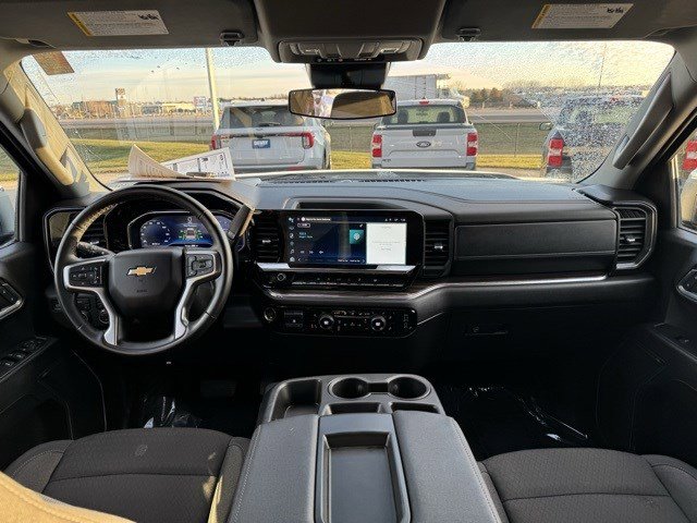 Used 2025 Chevrolet Silverado 1500 LT image 25