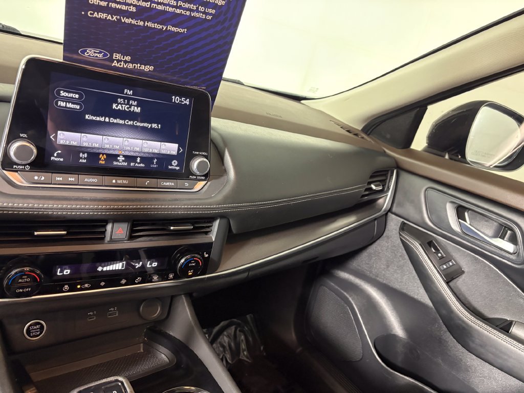 Used 2023 Nissan Rogue SV w/ SV Premium B Package FWD image 17