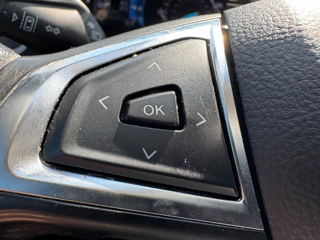 Certified 2023 Ford Edge SEL w/ Sport Appearance Package image 16