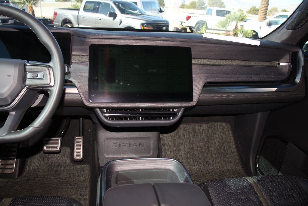 Used 2024 Rivian R1T Adventure Dual AWD/4WD image 18
