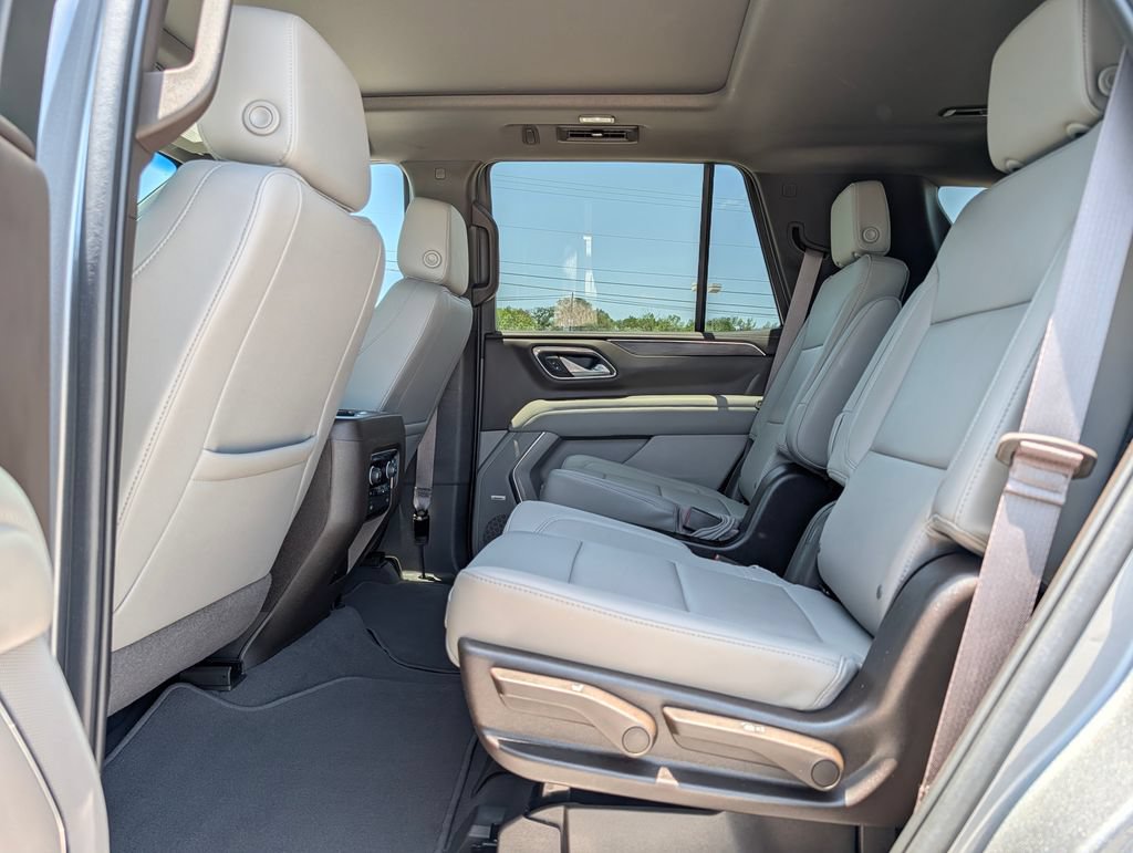 Used 2022 Chevrolet Tahoe Z71 w/ Z71 Off-Road Package AWD/4WD image 12