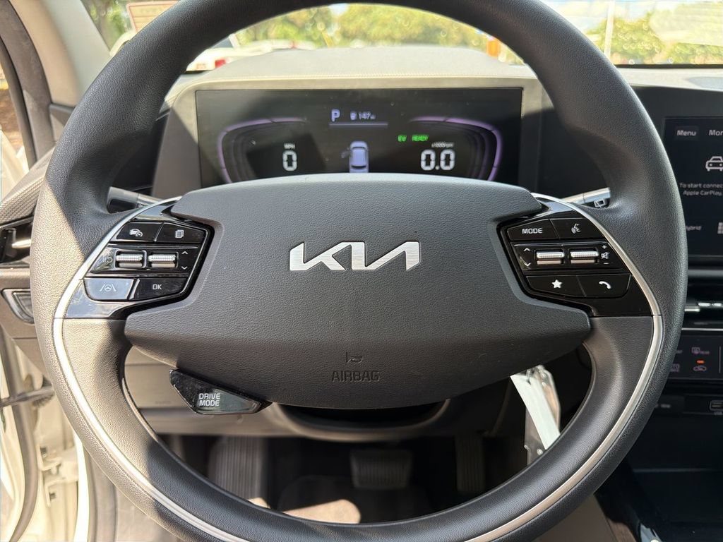 Used 2023 Kia Niro LX FWD image 13