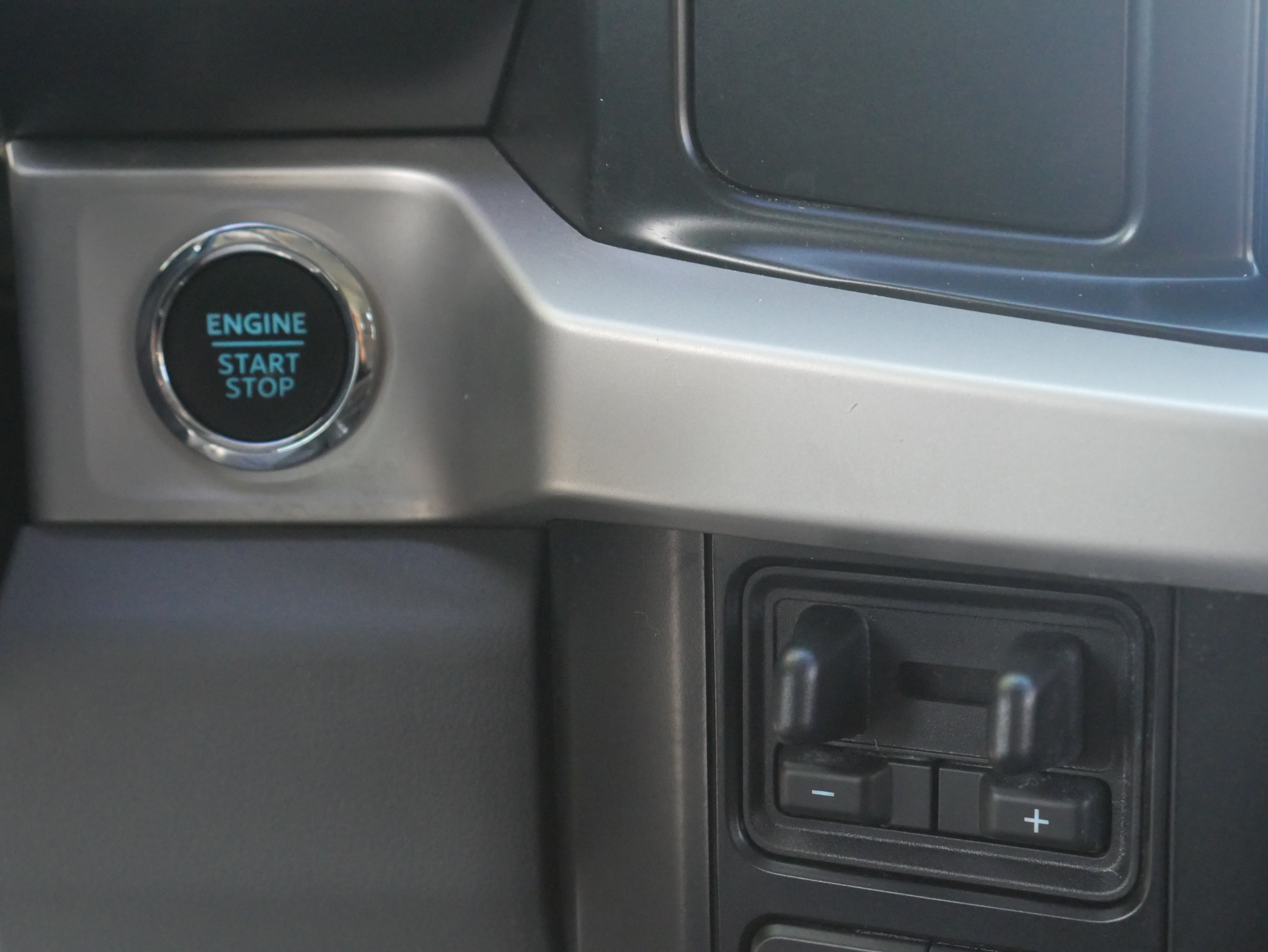 Certified 2023 Ford F250 XLT w/ XLT Premium Package AWD/4WD image 8
