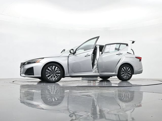 Used 2024 Nissan Altima 2.5 SV FWD image 53