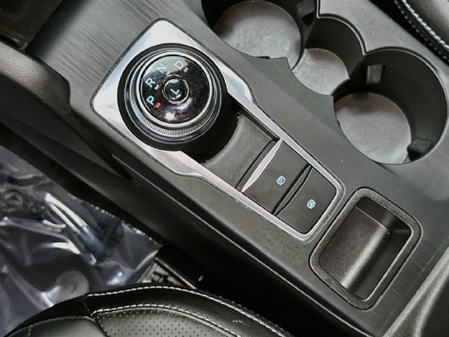 Certified 2025 Ford Escape SE w/ PHEV Premium Package FWD image 17
