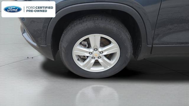Used 2022 Chevrolet Trax LT w/ LT Convenience Package AWD/4WD image 30
