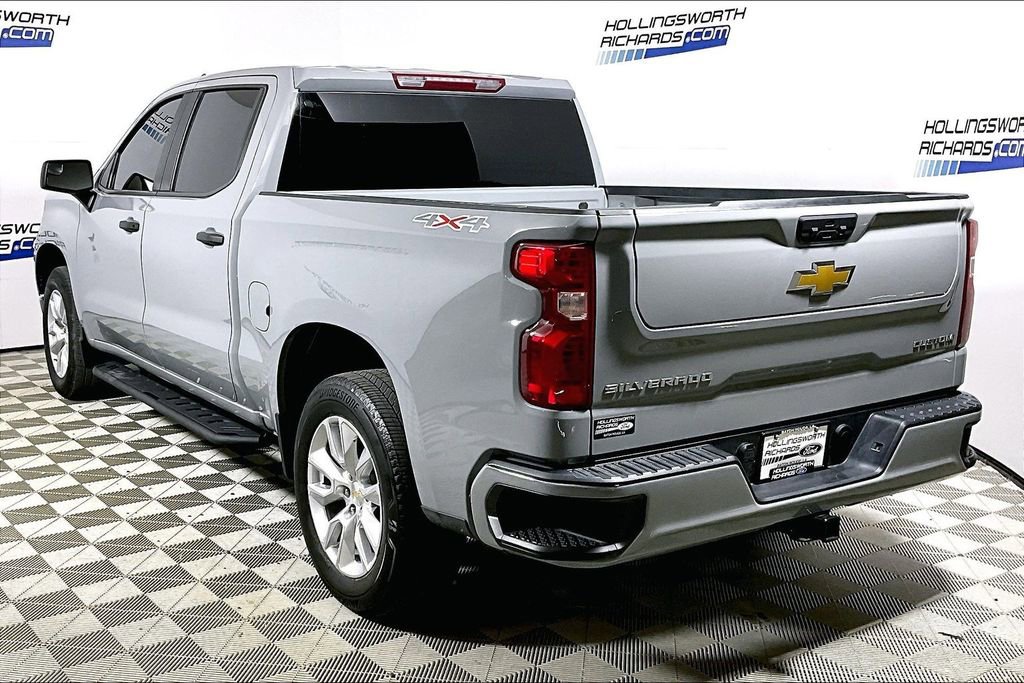 Used 2025 Chevrolet Silverado 1500 Custom image 8