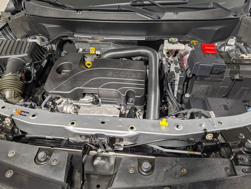 Used 2025 Chevrolet Equinox LT w/ Safety and Technology Package FWD image 8