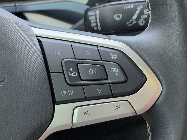 Used 2024 Volkswagen Taos SE w/ Panoramic Sunroof Package FWD image 26