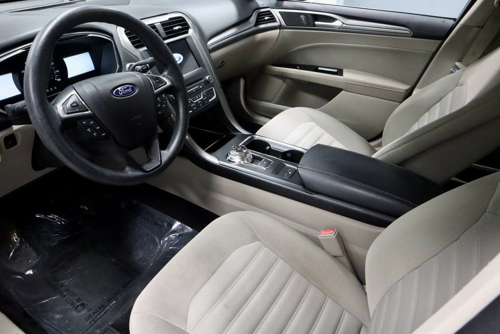 Certified 2017 Ford Fusion SE w/ Fusion SE Technology Package image 21