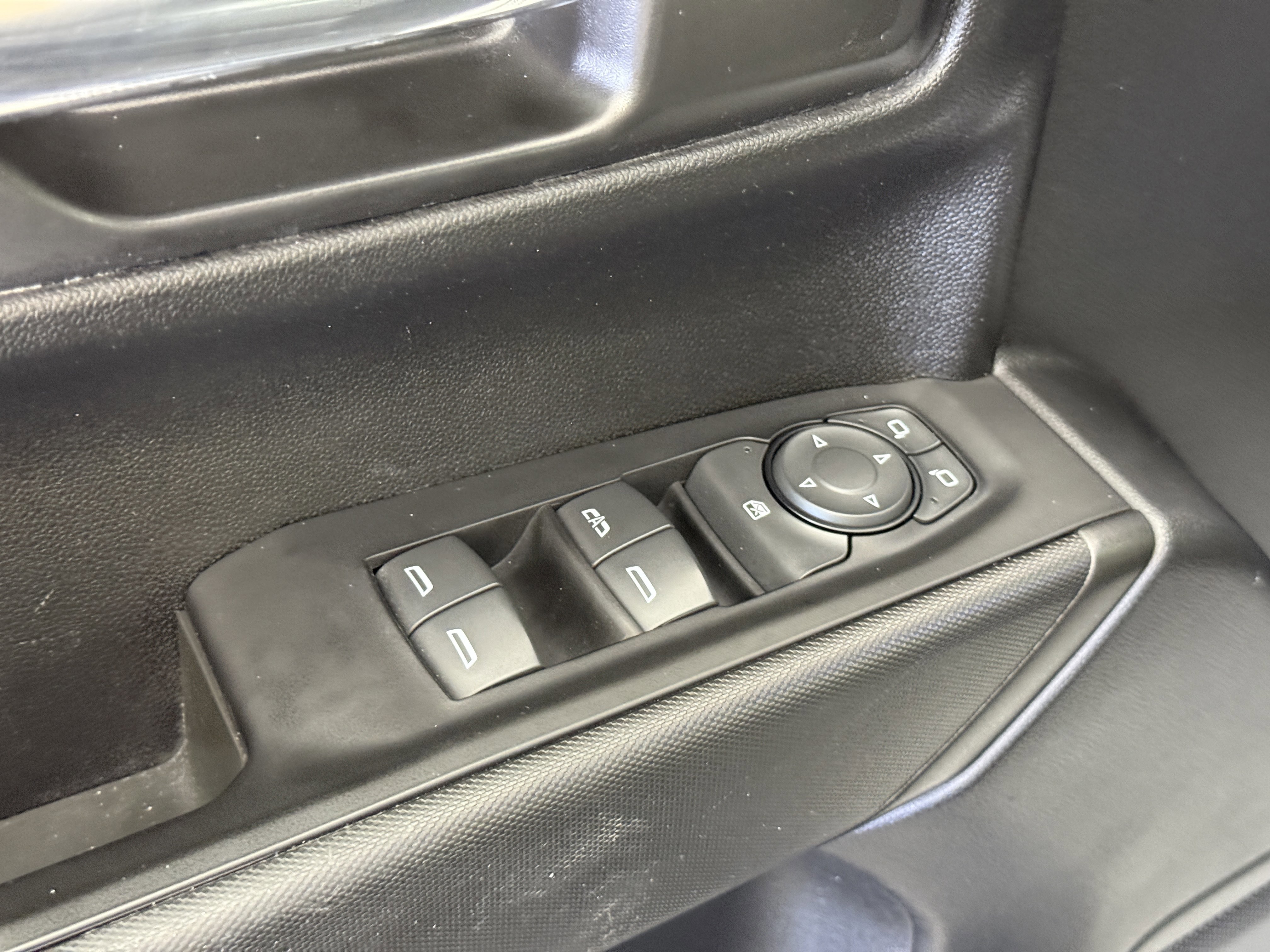 Used 2022 Chevrolet Silverado 1500 Custom w/ Safety Confidence Package image 15