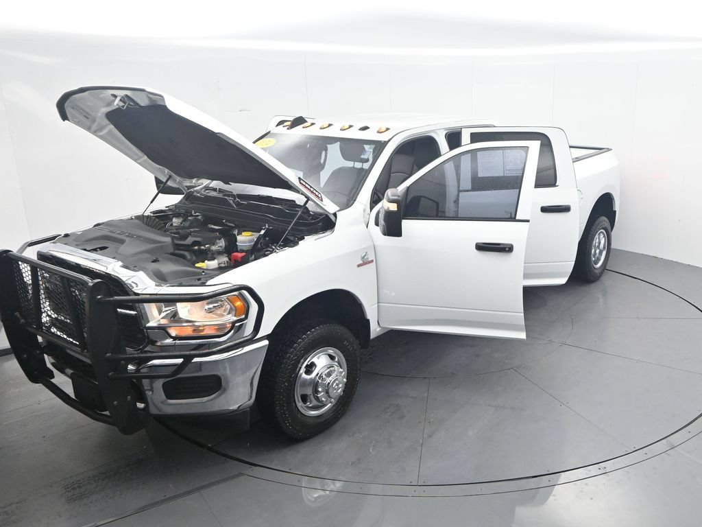 Used 2024 RAM 3500 Tradesman w/ Chrome Appearance Group AWD/4WD image 47