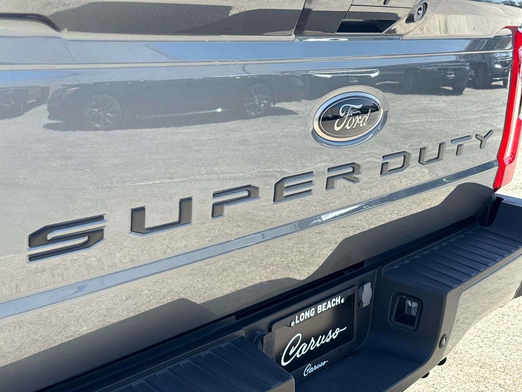 Certified 2023 Ford F250 XLT w/ Black Appearance Package AWD/4WD image 7