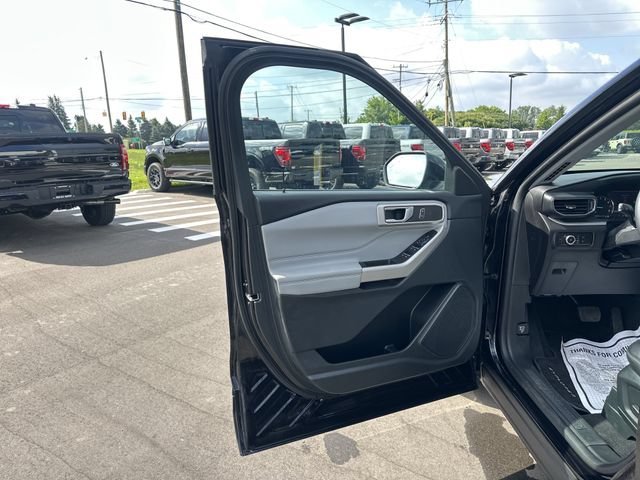 Certified 2023 Ford Explorer XLT w/ Equipment Group 202A AWD/4WD image 26