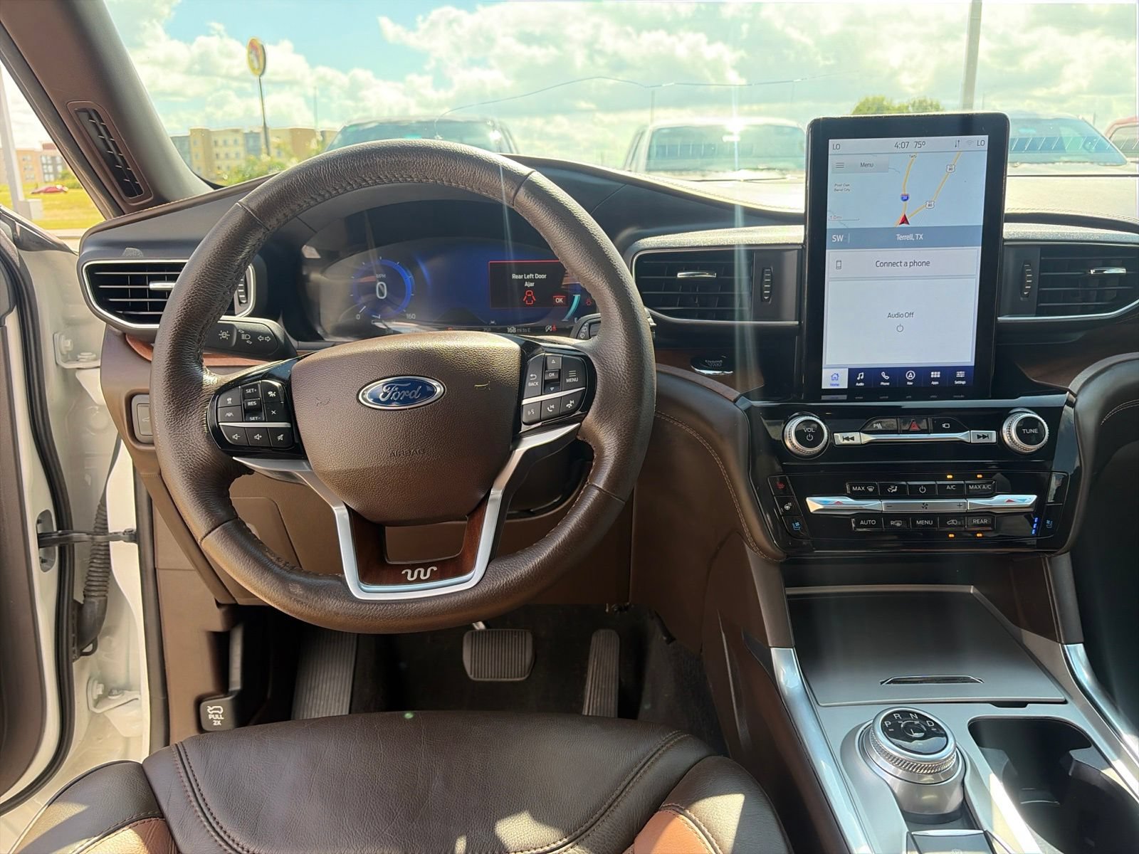 Certified 2022 Ford Explorer King Ranch w/ Technology Package AWD/4WD image 19