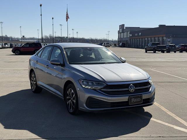 Used 2024 Volkswagen Jetta S image 2