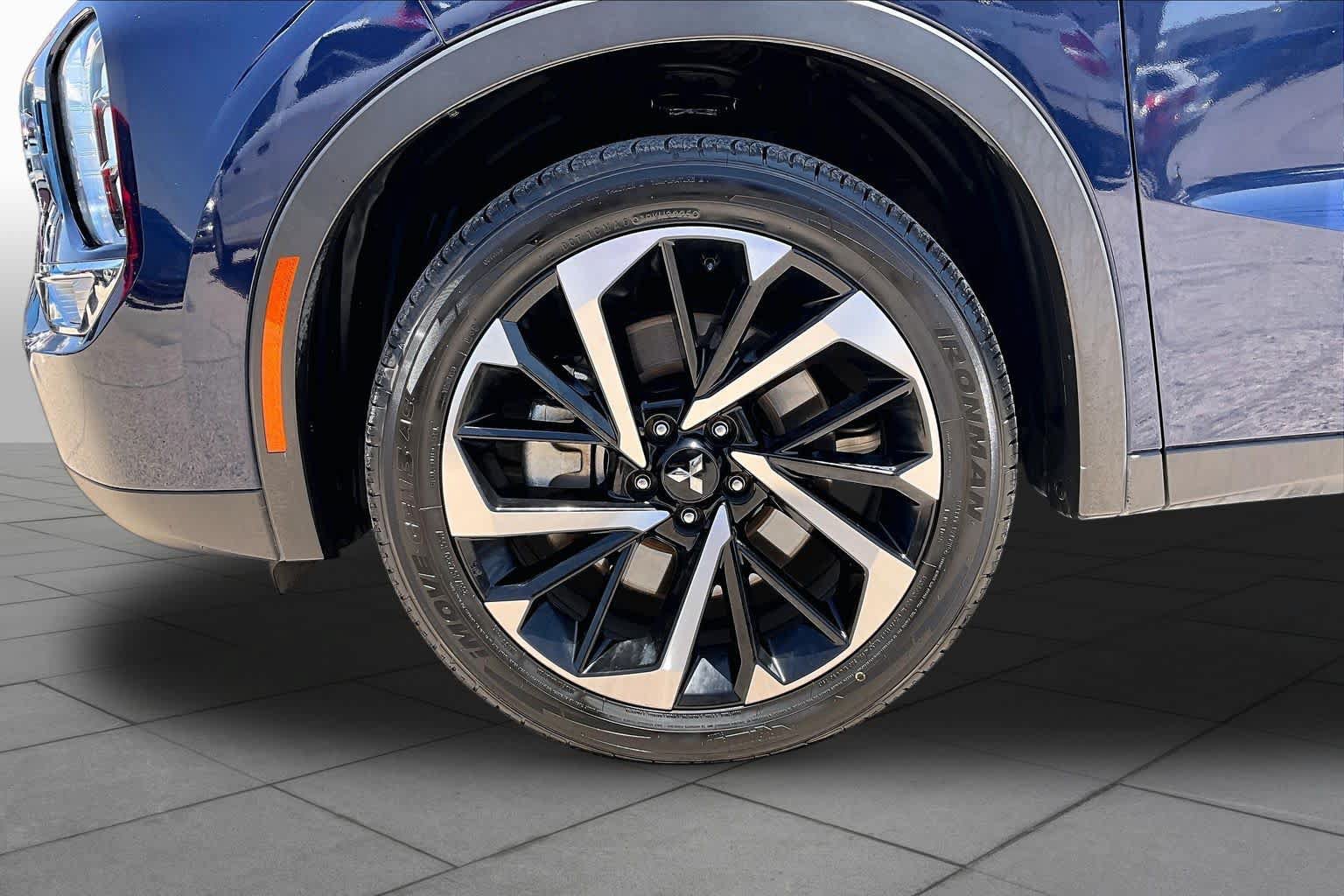 Used 2024 Mitsubishi Outlander SE AWD/4WD image 11