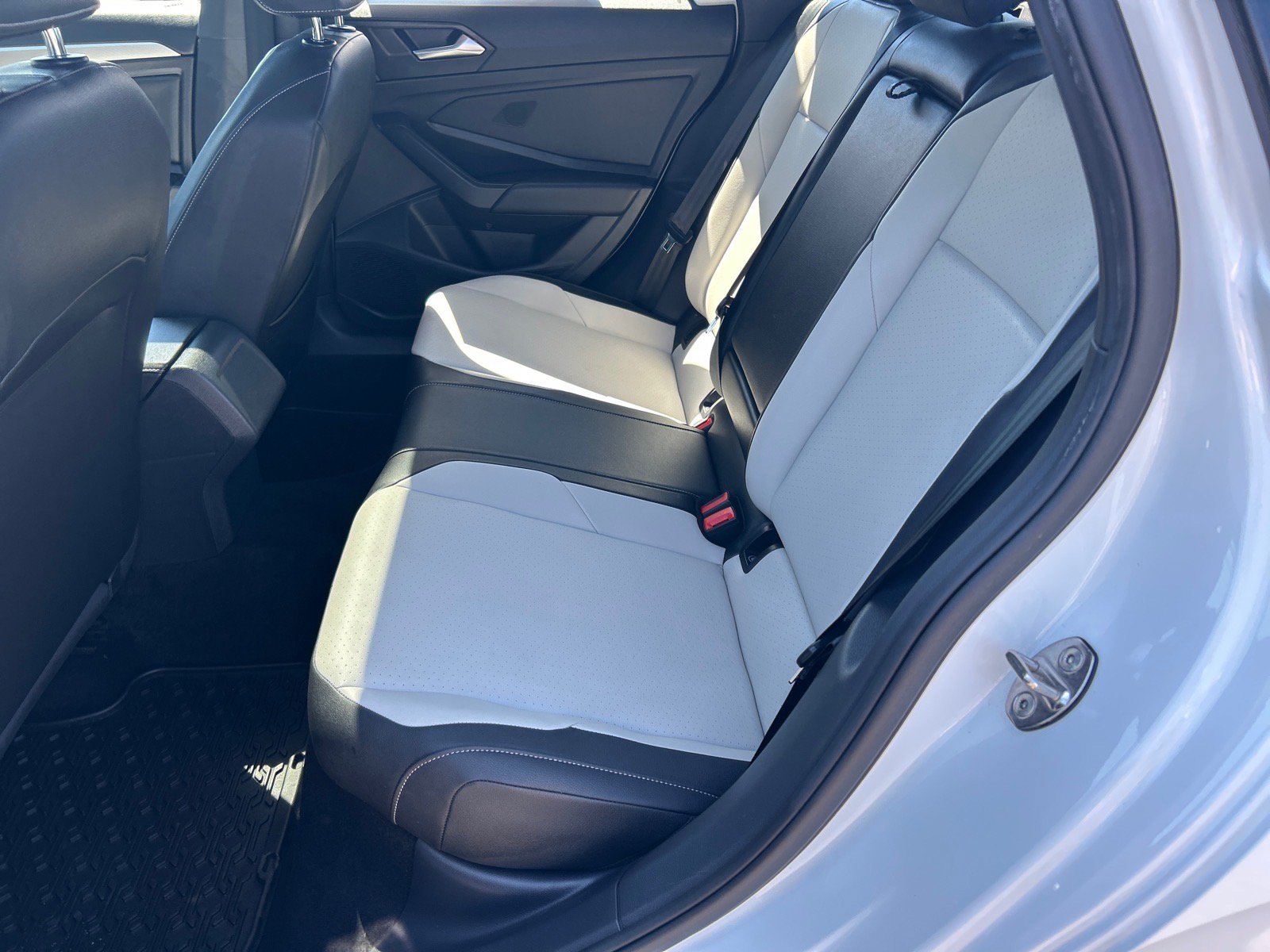 Used 2019 Volkswagen Jetta R-Line FWD image 9
