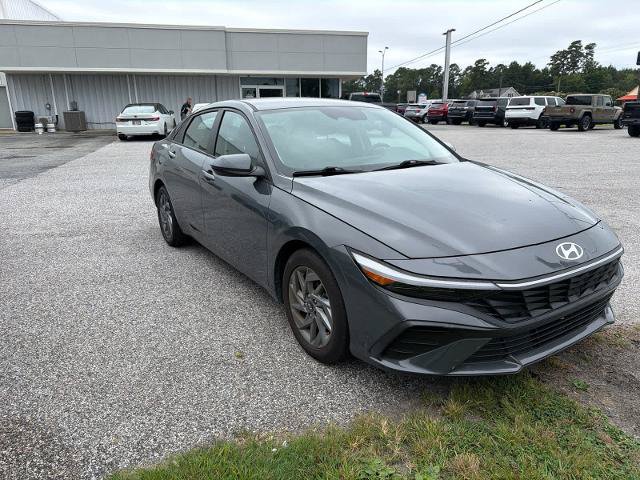 Used 2024 Hyundai Elantra SEL FWD image 5