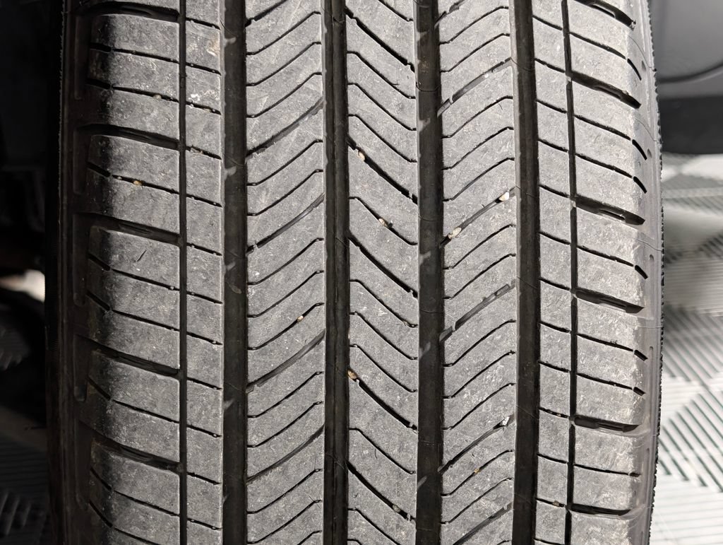 Certified 2025 Ford Escape ST-Line FWD image 27