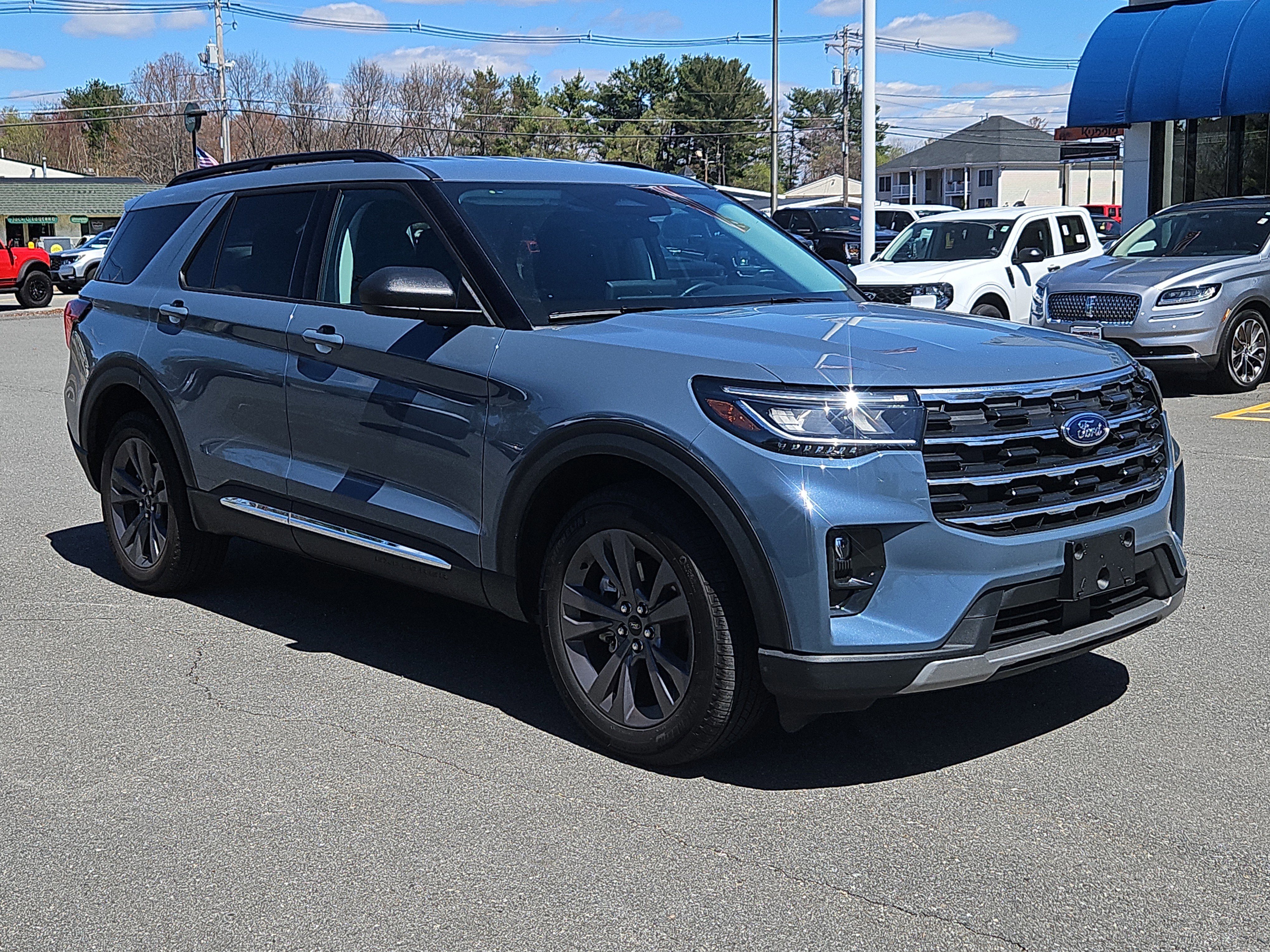 Certified 2025 Ford Explorer Active w/ Active Comfort Package AWD/4WD image 5