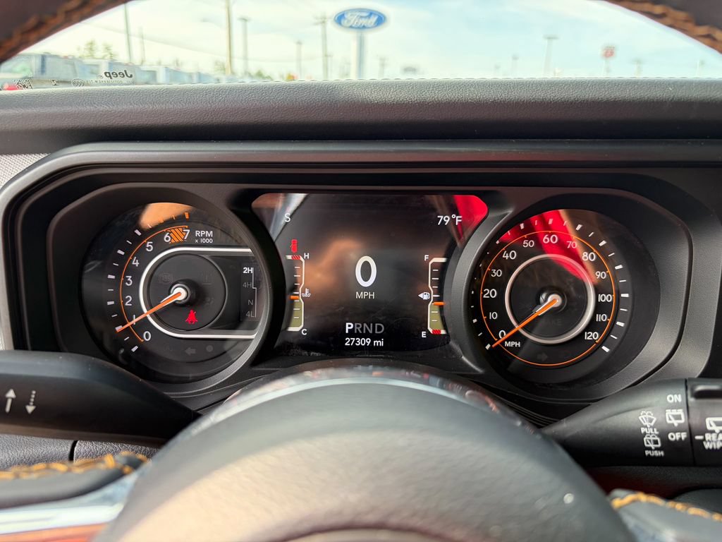 Used 2024 Jeep Wrangler Unlimited Sahara AWD/4WD image 25