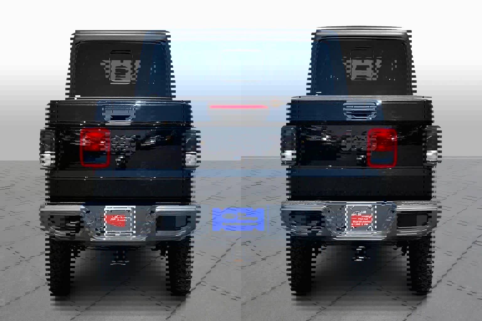 Used 2022 Jeep Gladiator Sport image 2