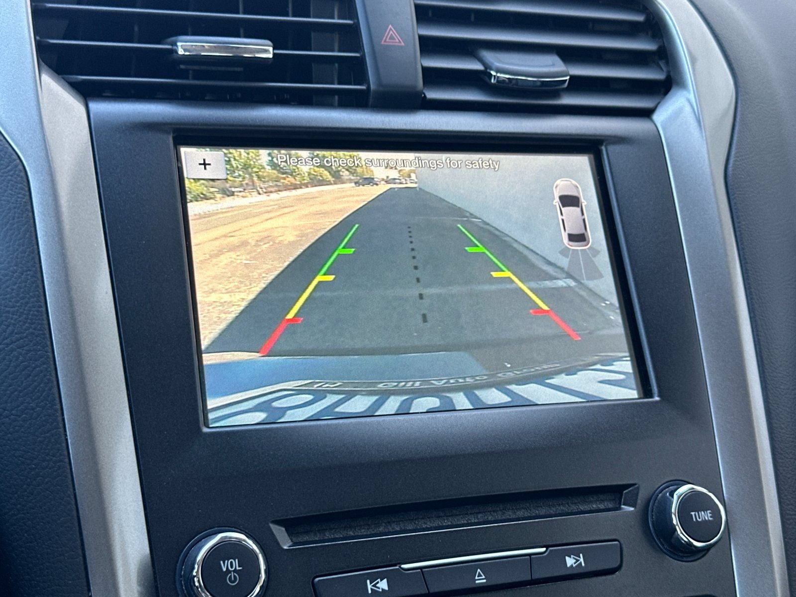 Certified 2018 Ford Fusion SE w/ Fusion SE Technology Package FWD image 20