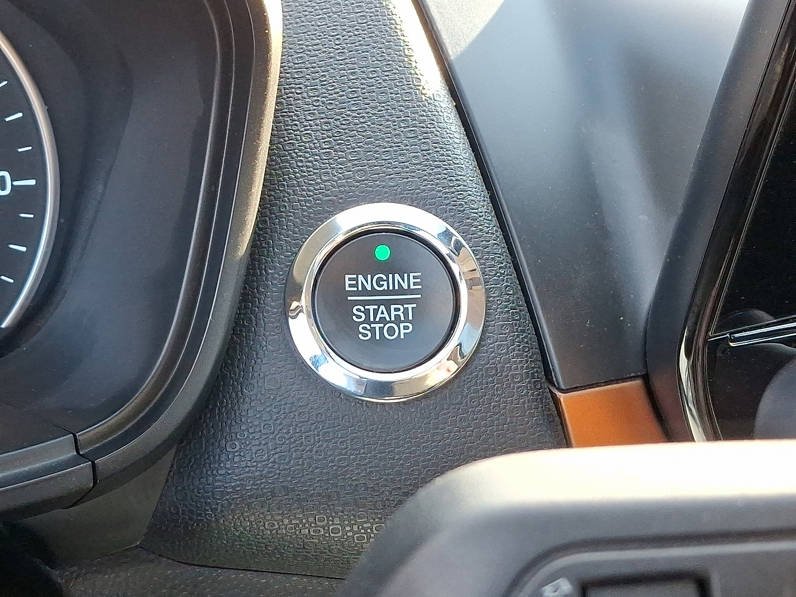 Certified 2022 Ford EcoSport SE w/ SE Appearance Package image 32