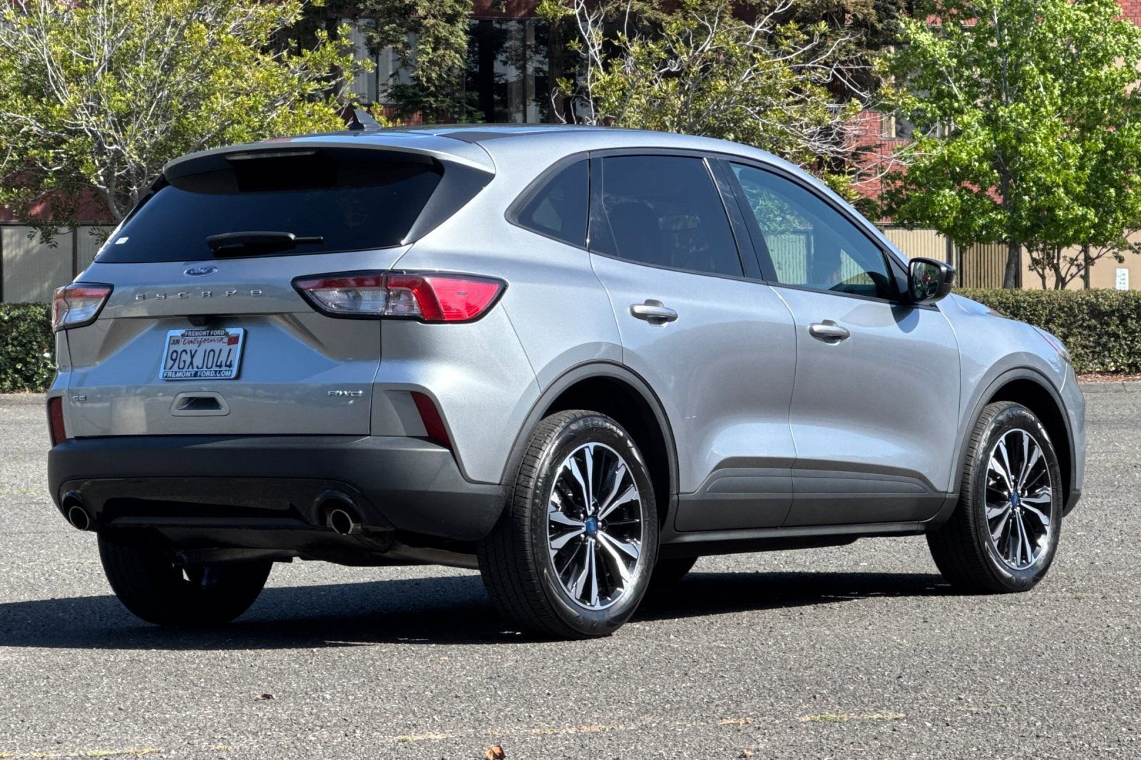 Certified 2022 Ford Escape SE w/ SE Sport Appearance Package AWD/4WD image 3