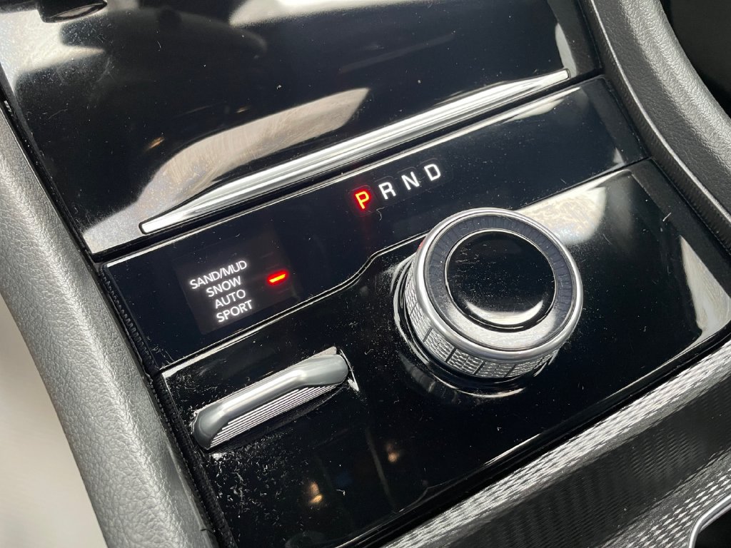 Used 2024 Jeep Grand Cherokee Limited AWD/4WD image 38