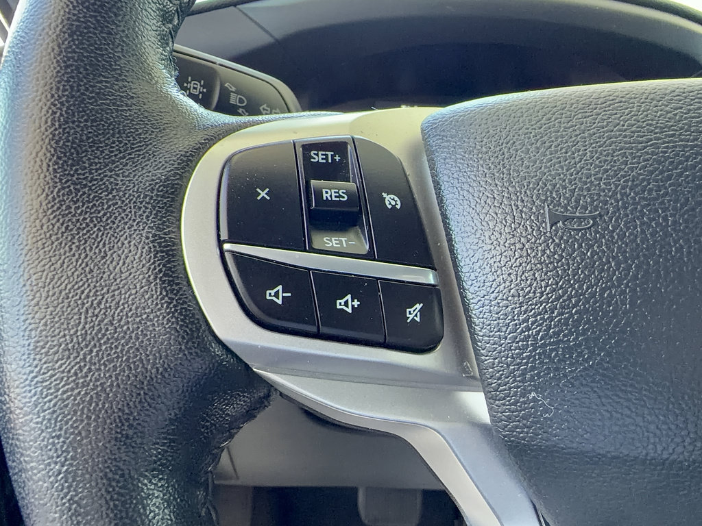 Certified 2022 Ford Explorer XLT w/ Equipment Group 202A RWD image 27