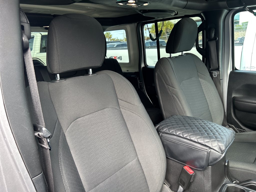 Used 2021 Jeep Wrangler Unlimited Sport AWD/4WD image 14