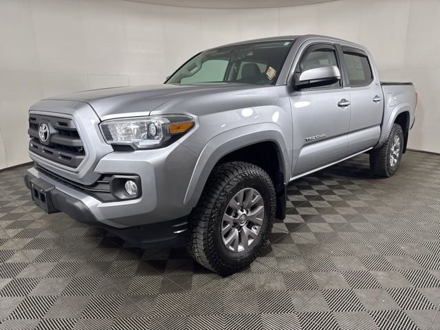 Used 2017 Toyota Tacoma SR5 w/ Tow Package AWD/4WD image 8
