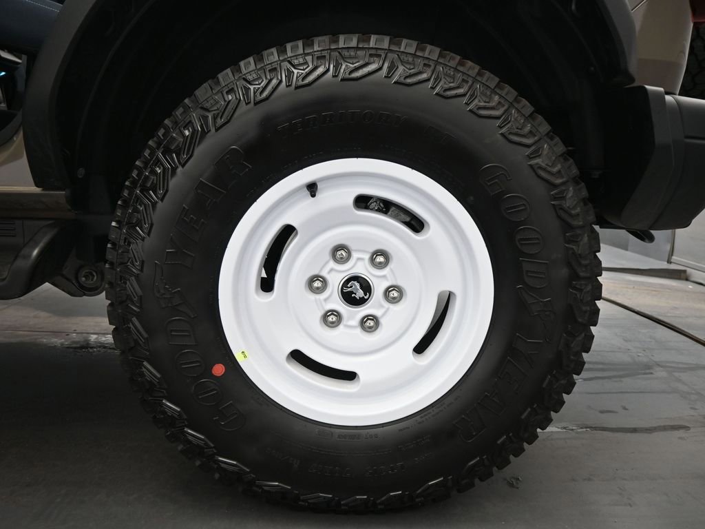 Certified 2026 Ford Bronco Heritage Edition AWD/4WD image 22