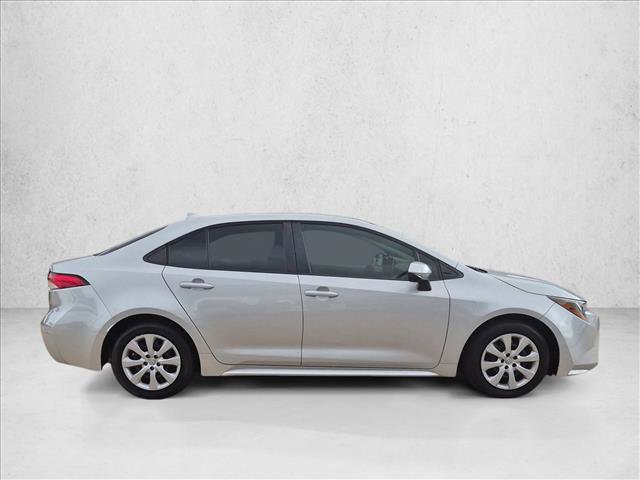 Used 2021 Toyota Corolla LE FWD image 4