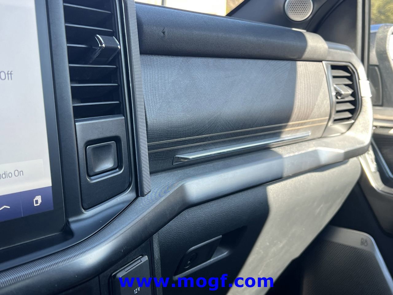 Certified 2022 Ford F150 Platinum w/ Equipment Group 701A High image 18