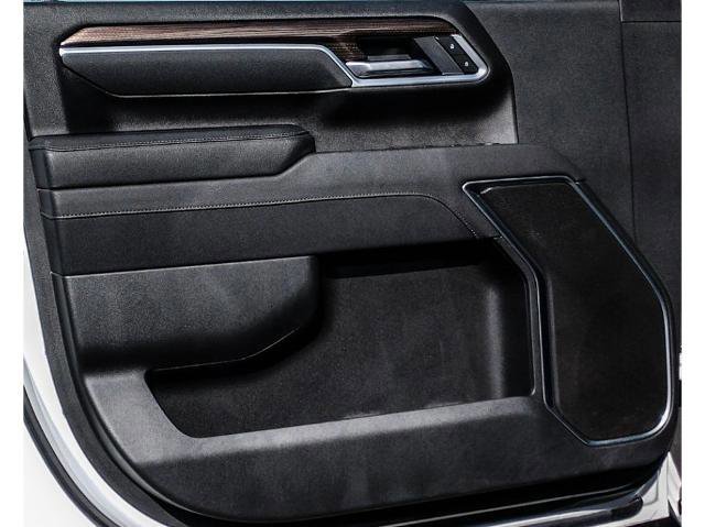 Used 2025 Chevrolet Silverado 2500 LT w/ Convenience Package image 13