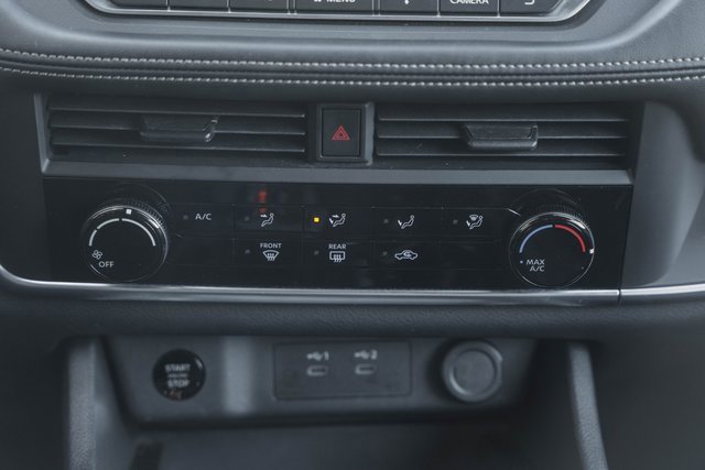 Used 2024 Nissan Rogue S image 25