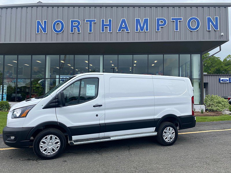 Certified 2025 Ford Transit 250 Low Roof w/ Exterior Upgrade Package RWD image 4