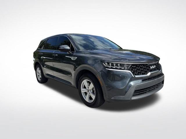 Used 2023 Kia Sorento LX FWD image 2