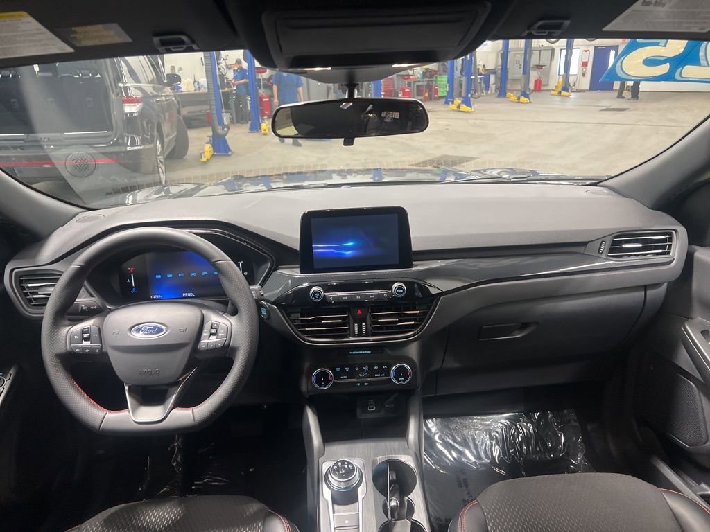 Certified 2025 Ford Escape ST-Line image 16