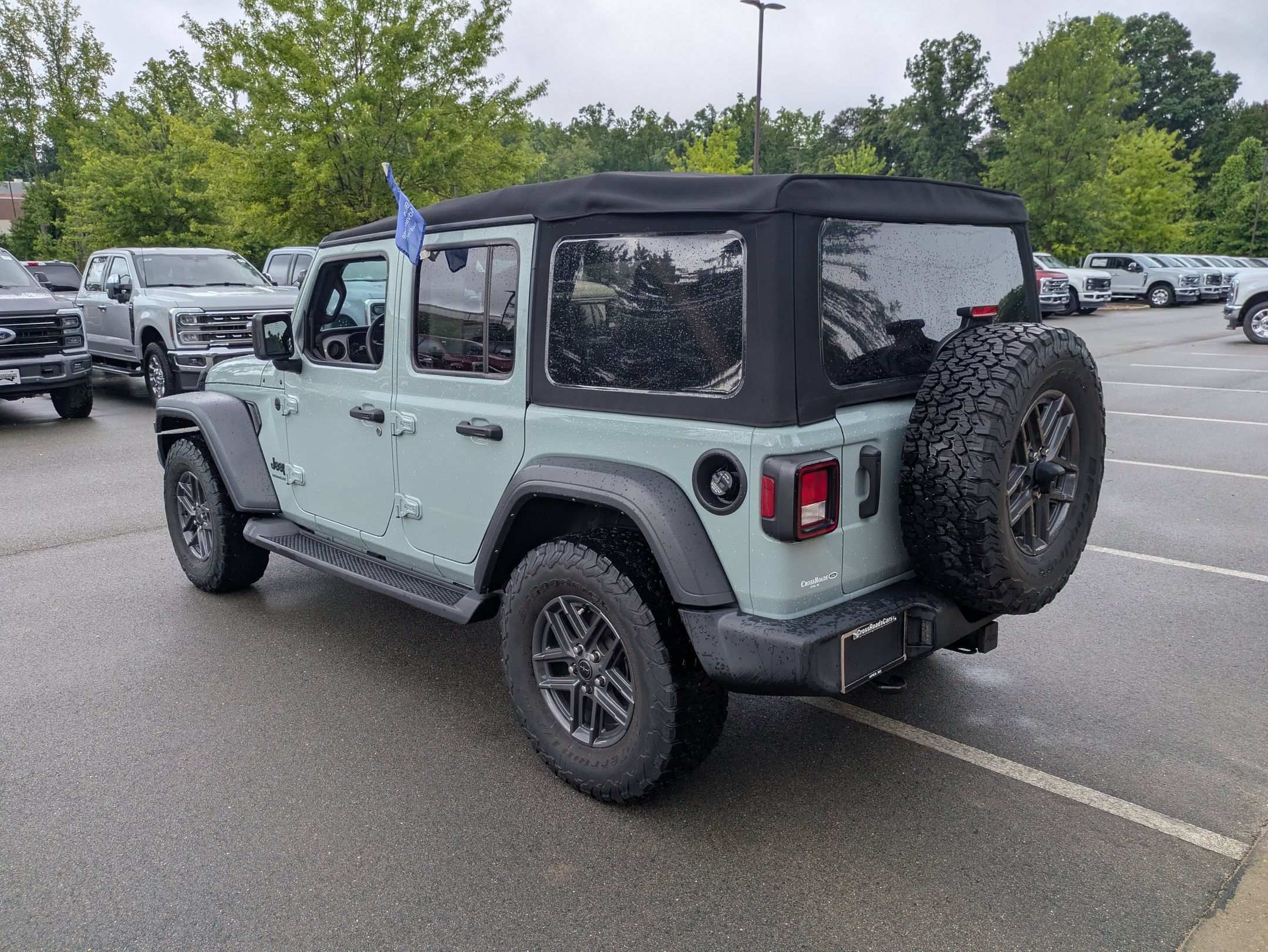 Used 2024 Jeep Wrangler Unlimited Sport AWD/4WD image 6