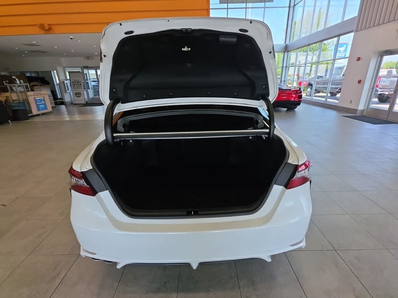Used 2021 Toyota Camry XSE FWD image 10