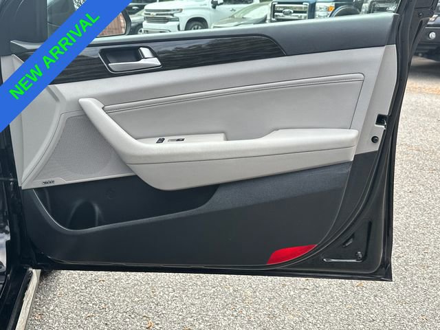 Used 2017 Hyundai Sonata Limited w/ Tech Package 03 FWD image 14