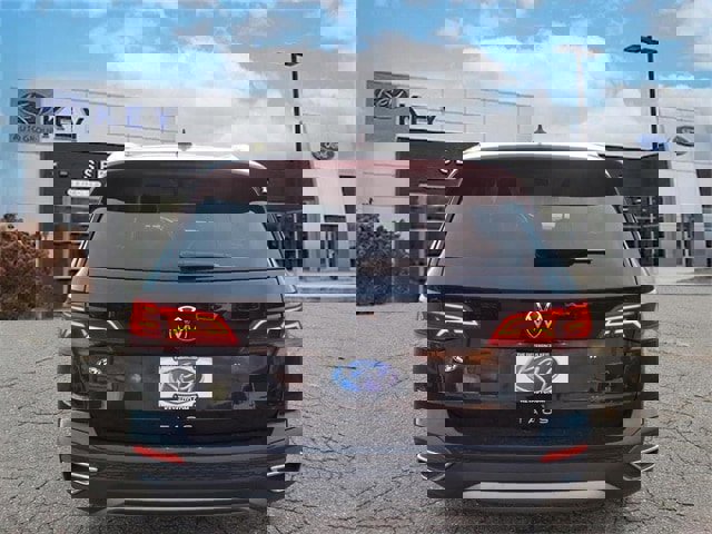 Used 2024 Volkswagen Taos SE image 4