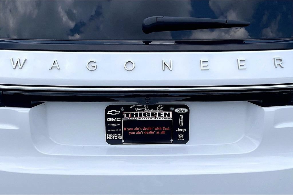 Used 2024 Jeep Wagoneer Series II w/ Flexible Seating Group RWD image 8