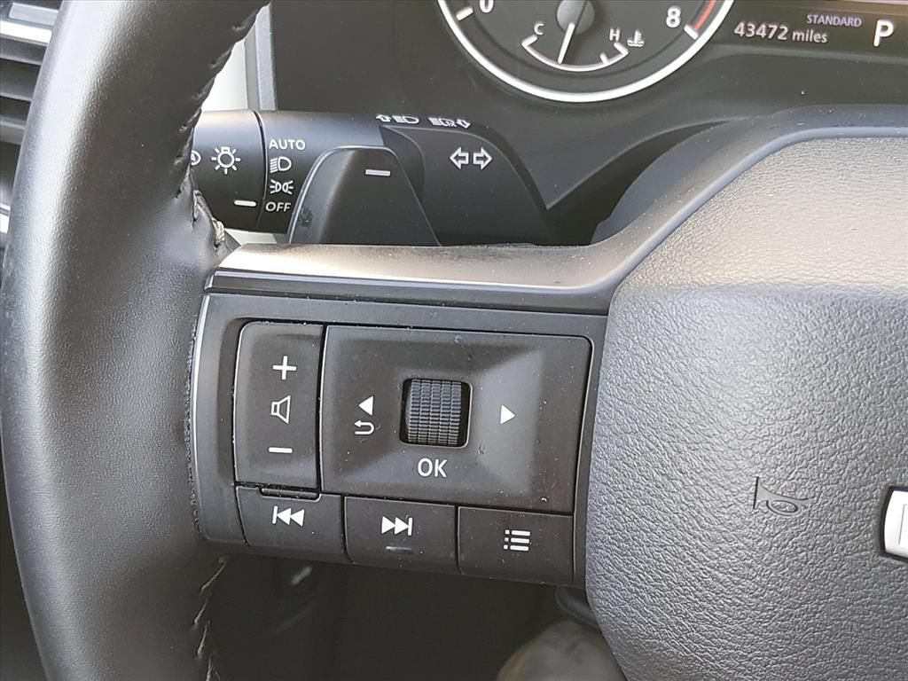 Used 2025 Nissan Rogue SV FWD image 23