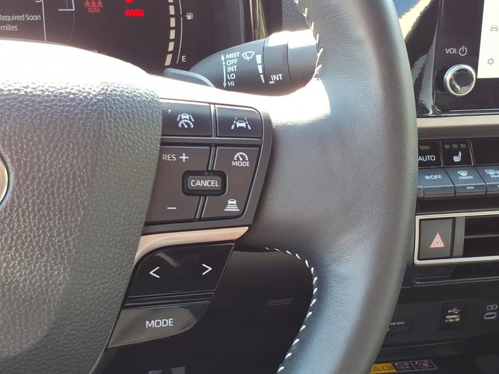 Used 2025 Toyota Camry SE w/ Convenience Package FWD image 16